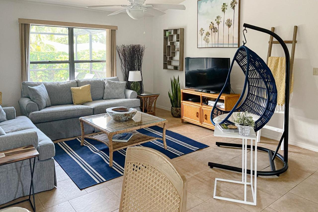 Palm Frond Ranch *
