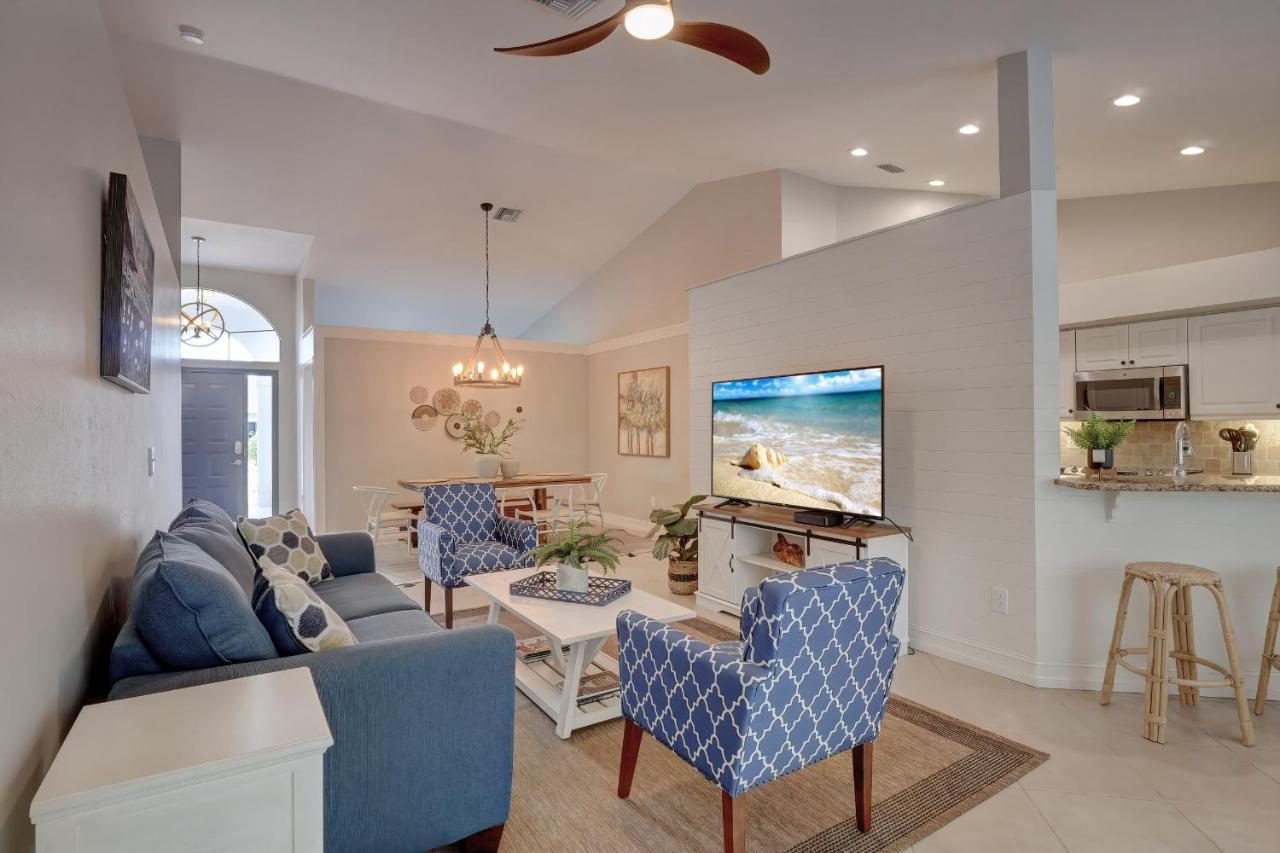 Piccadilly House: Updated Retreat With Private Pool Near Downtown & Beaches Holiday home *