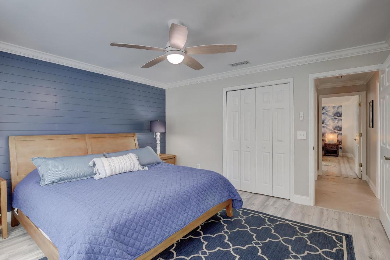 Piccadilly House: Updated Retreat With Private Pool Near Downtown & Beaches Holiday home