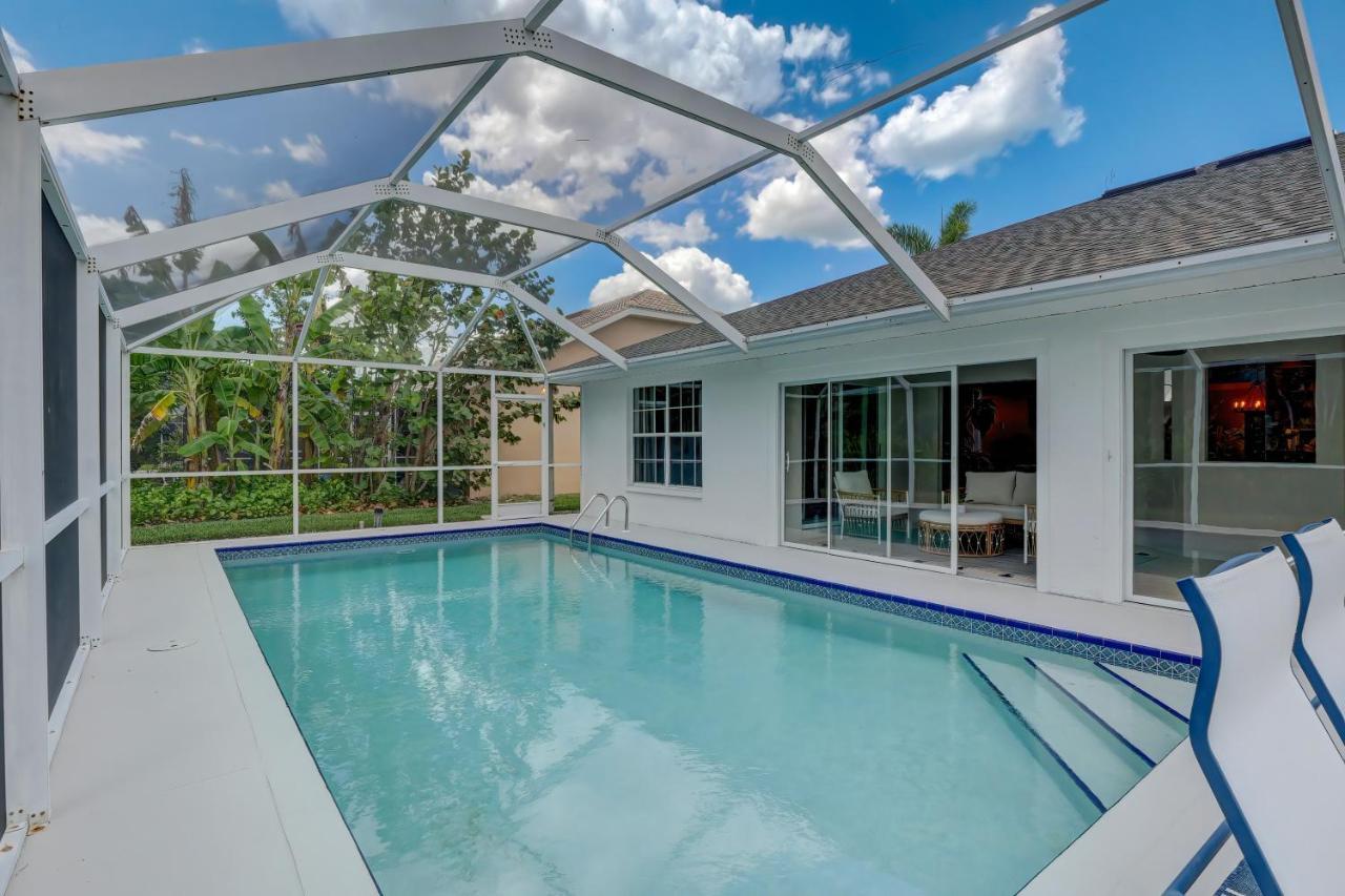 Piccadilly House: Updated Retreat With Private Pool Near Downtown & Beaches Holiday home *