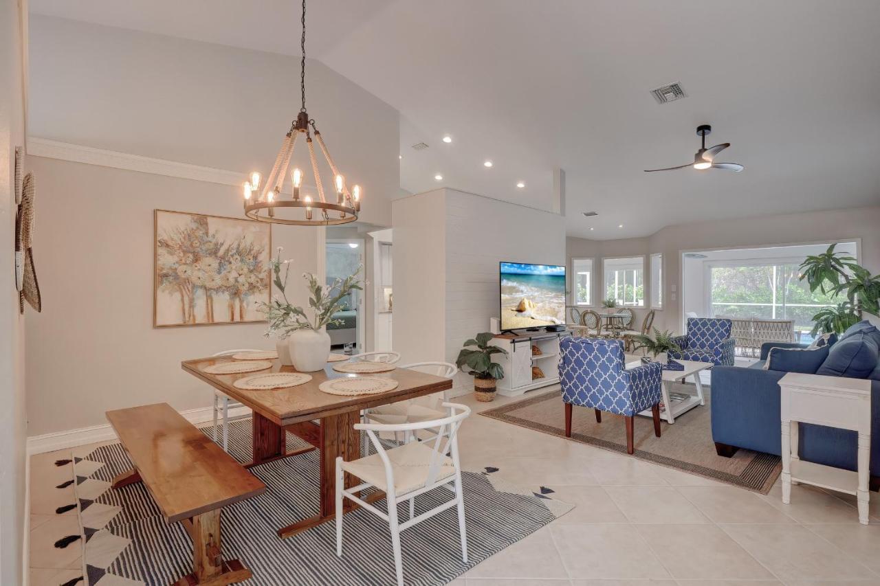 Piccadilly House: Updated Retreat With Private Pool Near Downtown & Beaches Naples