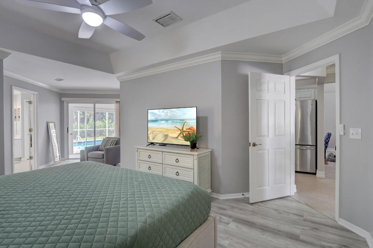 Piccadilly House: Updated Retreat With Private Pool Near Downtown & Beaches * Naples