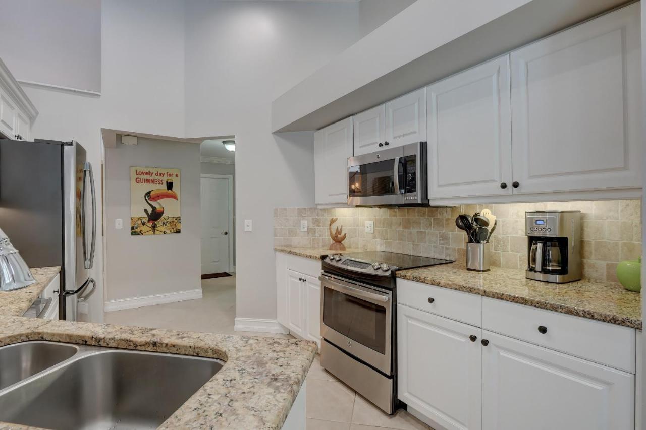 Piccadilly House: Updated Retreat With Private Pool Near Downtown & Beaches Naples