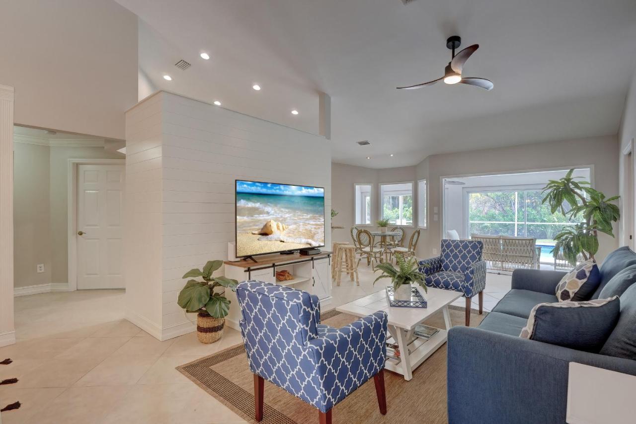 Piccadilly House: Updated Retreat With Private Pool Near Downtown & Beaches Naples