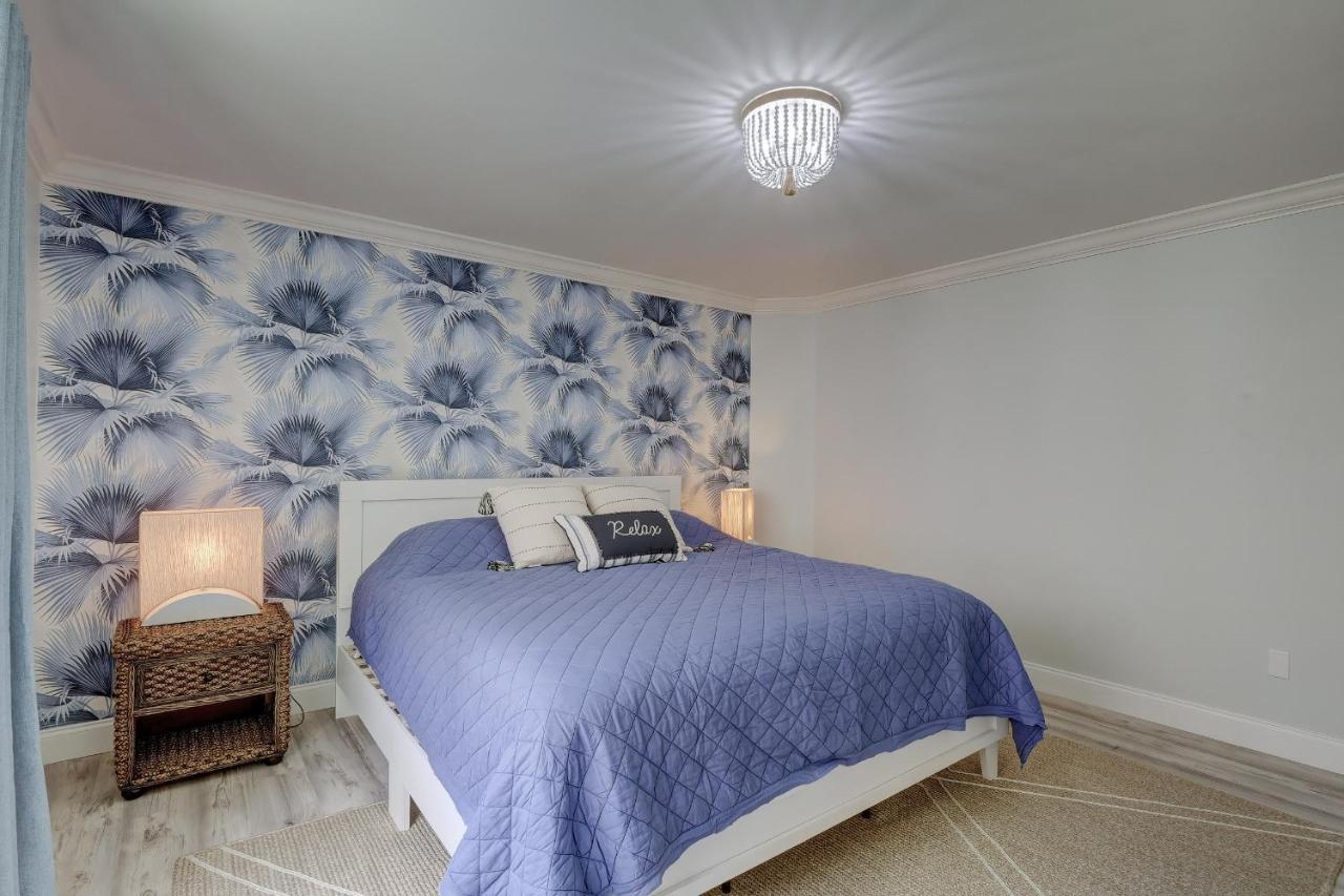 Piccadilly House: Updated Retreat With Private Pool Near Downtown & Beaches Holiday home *