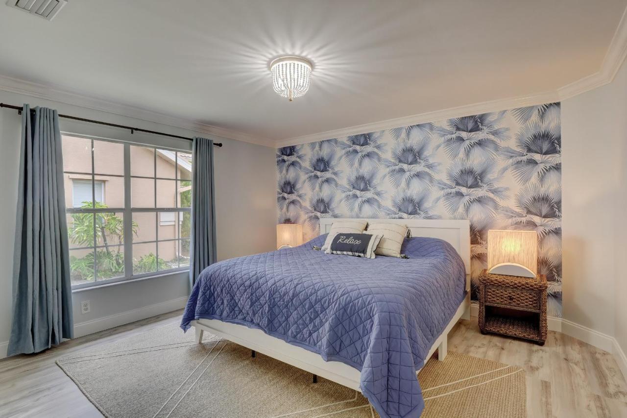 Holiday home Piccadilly House: Updated Retreat With Private Pool Near Downtown & Beaches