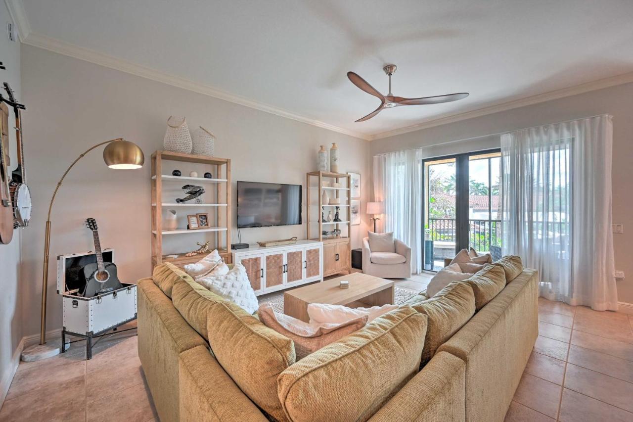 Luxe Bay Near Fifth Ave! Naples