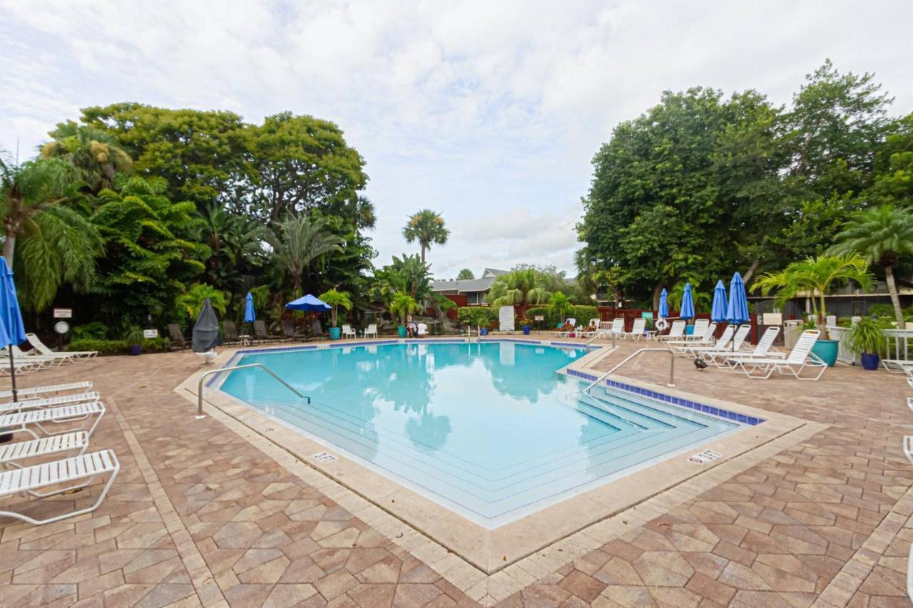 Park Shore Resort, 1st Floor, Bldg. B * Naples