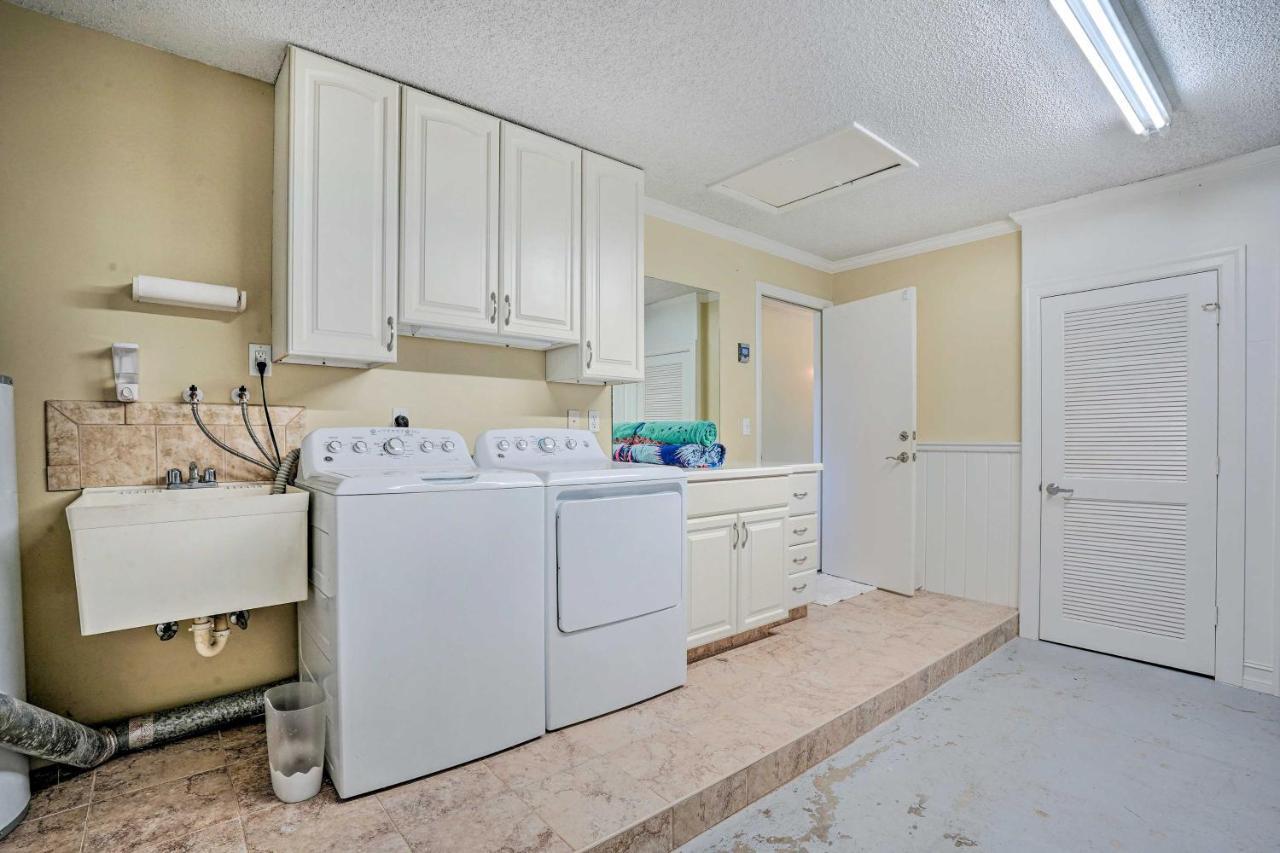 Charming With Patio About 5 Mi To