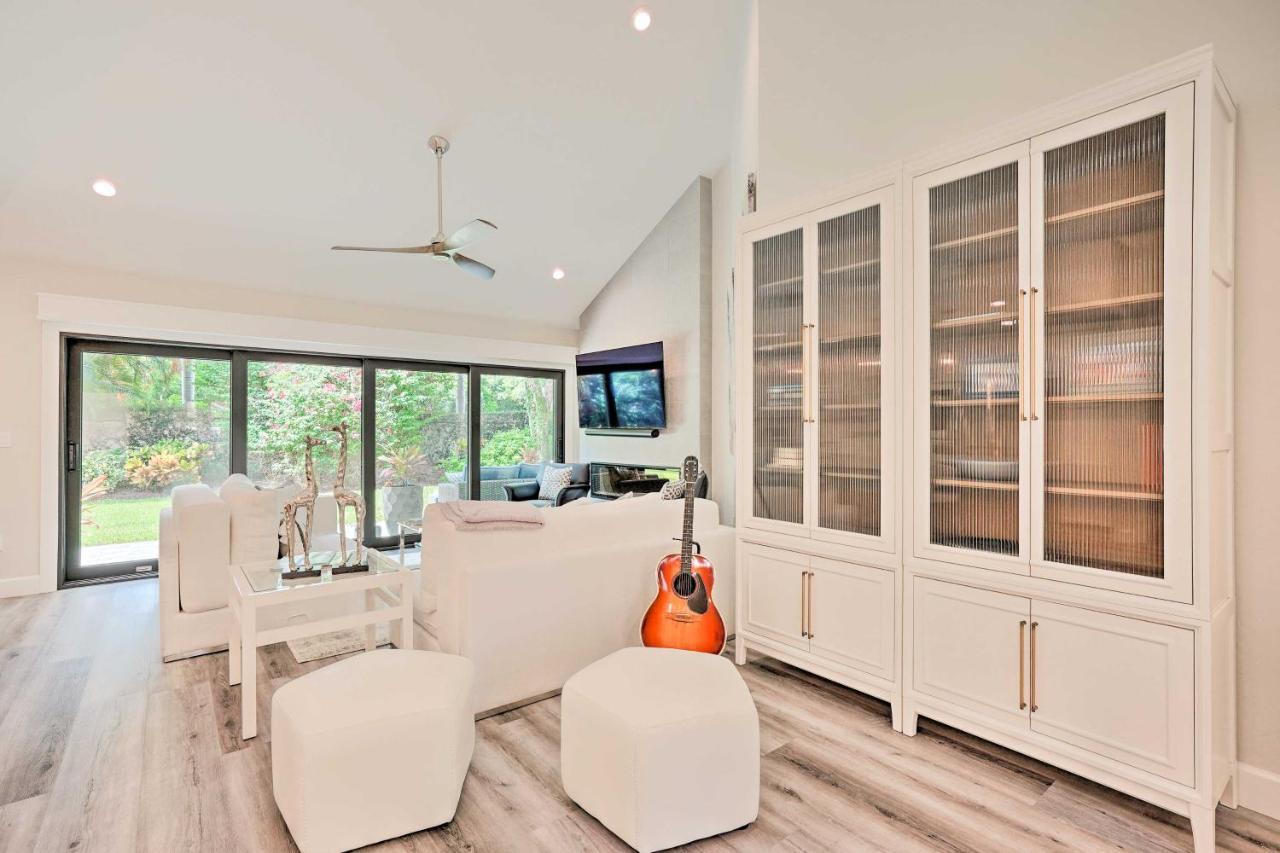 Luxury - Walk To Vanderbilt Beach! Holiday home Naples