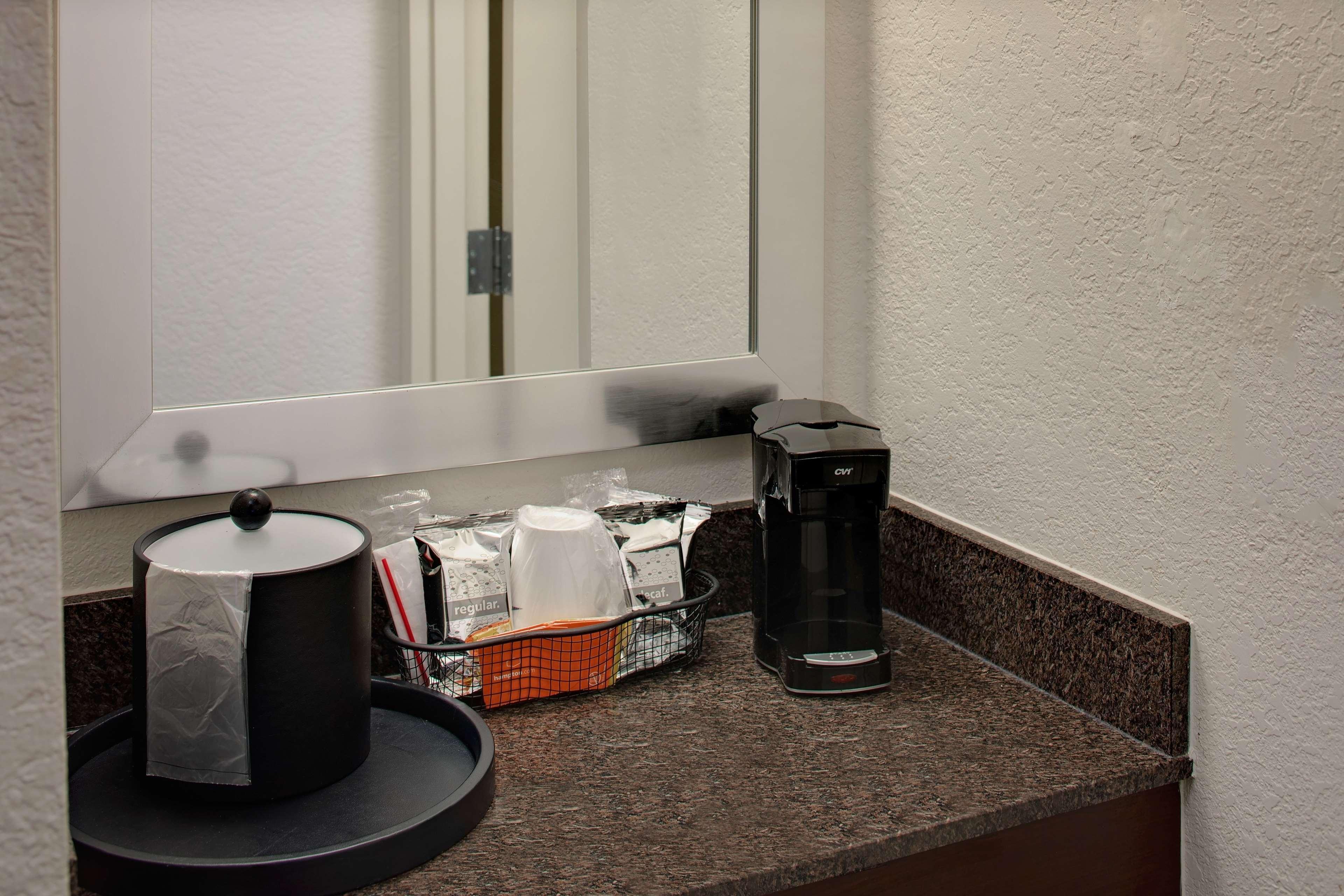 Hampton Naples-central Hotel 3*
