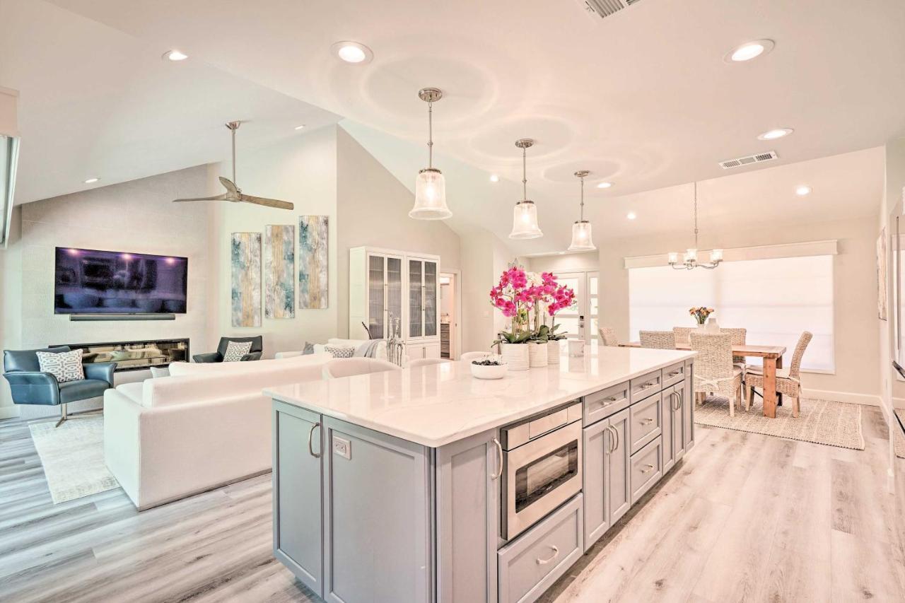 Holiday home Luxury - Walk To Vanderbilt Beach! *