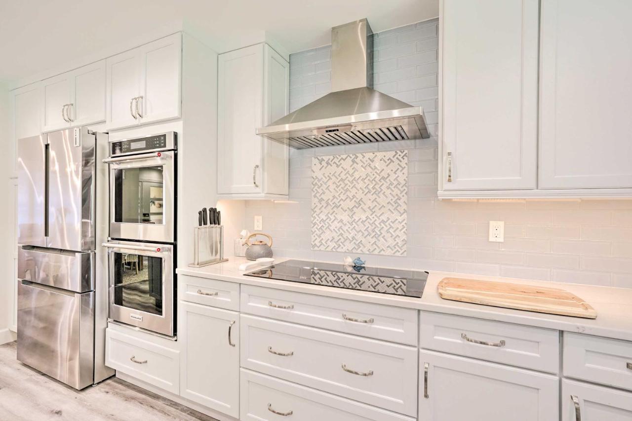 Holiday home Luxury - Walk To Vanderbilt Beach!