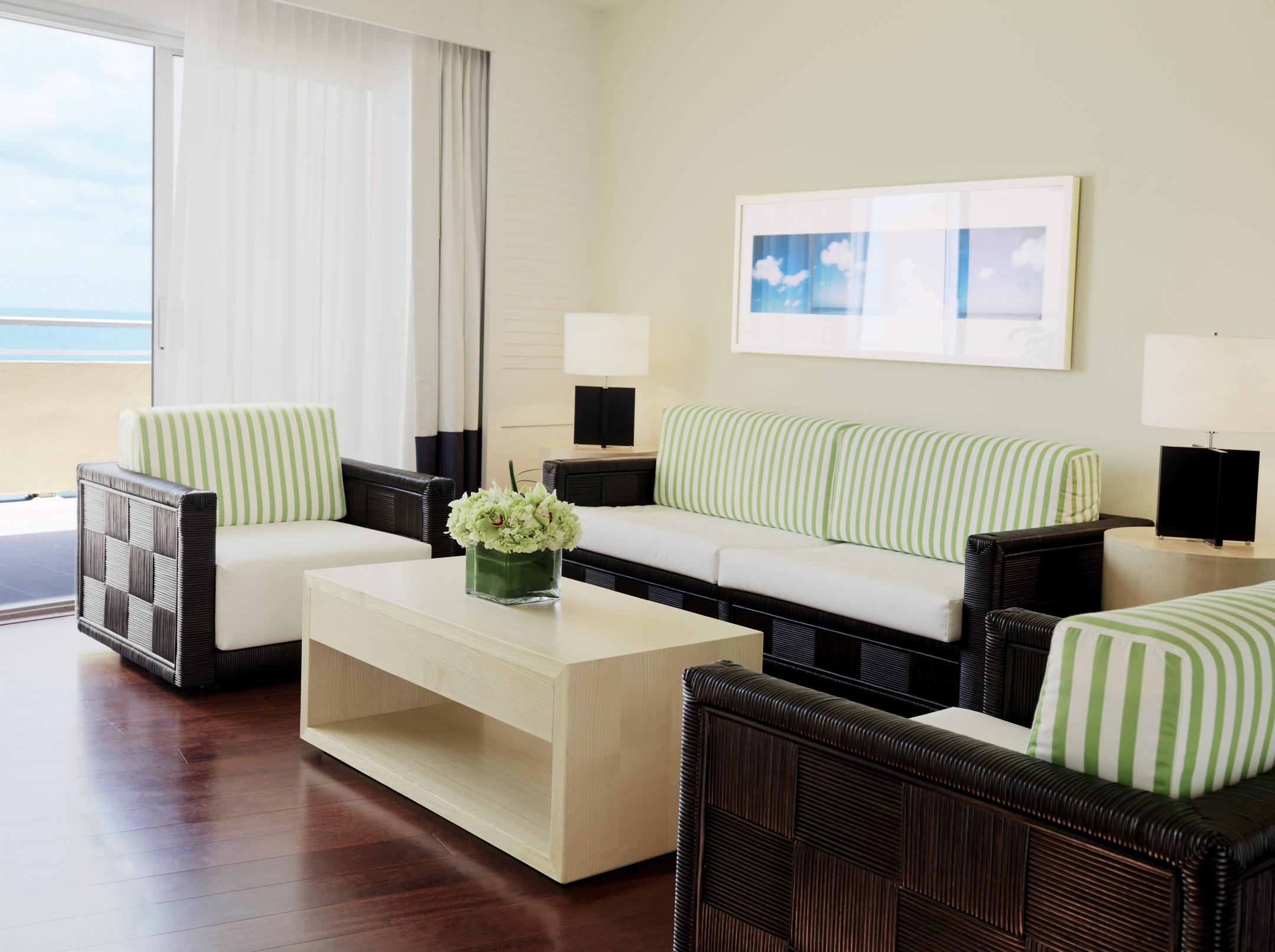 Edgewater Hotel 4*