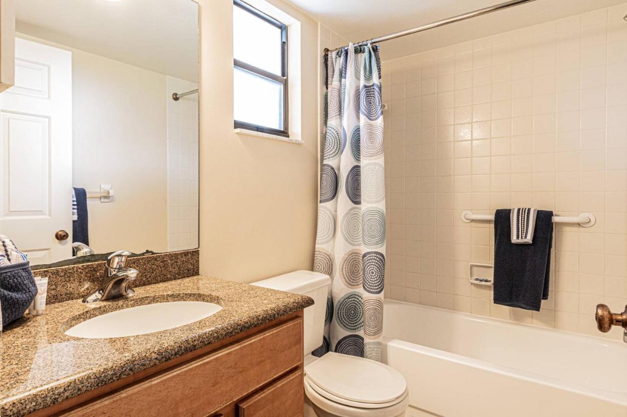 Park Shore 3rd Floor Bldg H Holiday home Naples