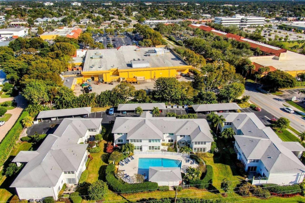 The Shore Club At Park Shore * Naples