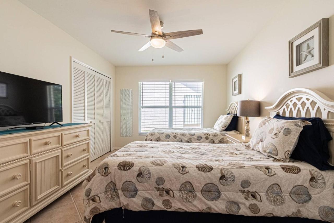 Crown Pointe- Harrogate Ct. * Naples