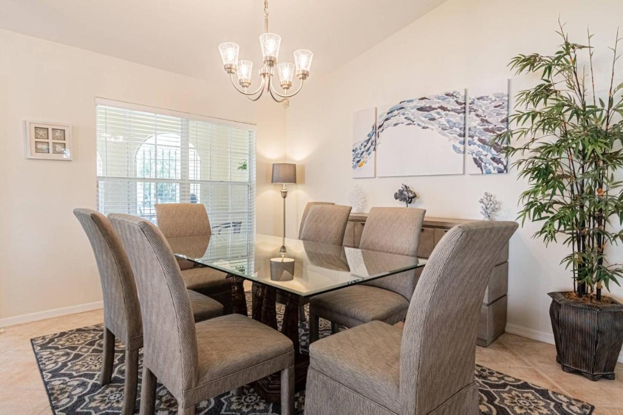 Crown Pointe- Harrogate Ct. Holiday home Naples