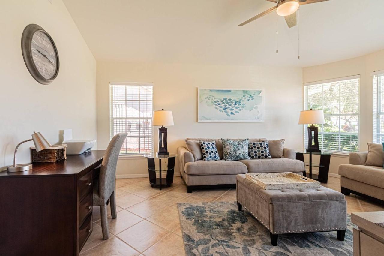 Crown Pointe- Harrogate Ct. *