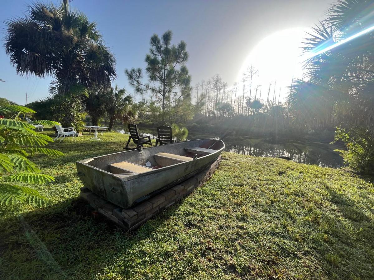 Guest house Sunset Hide Away On The Water