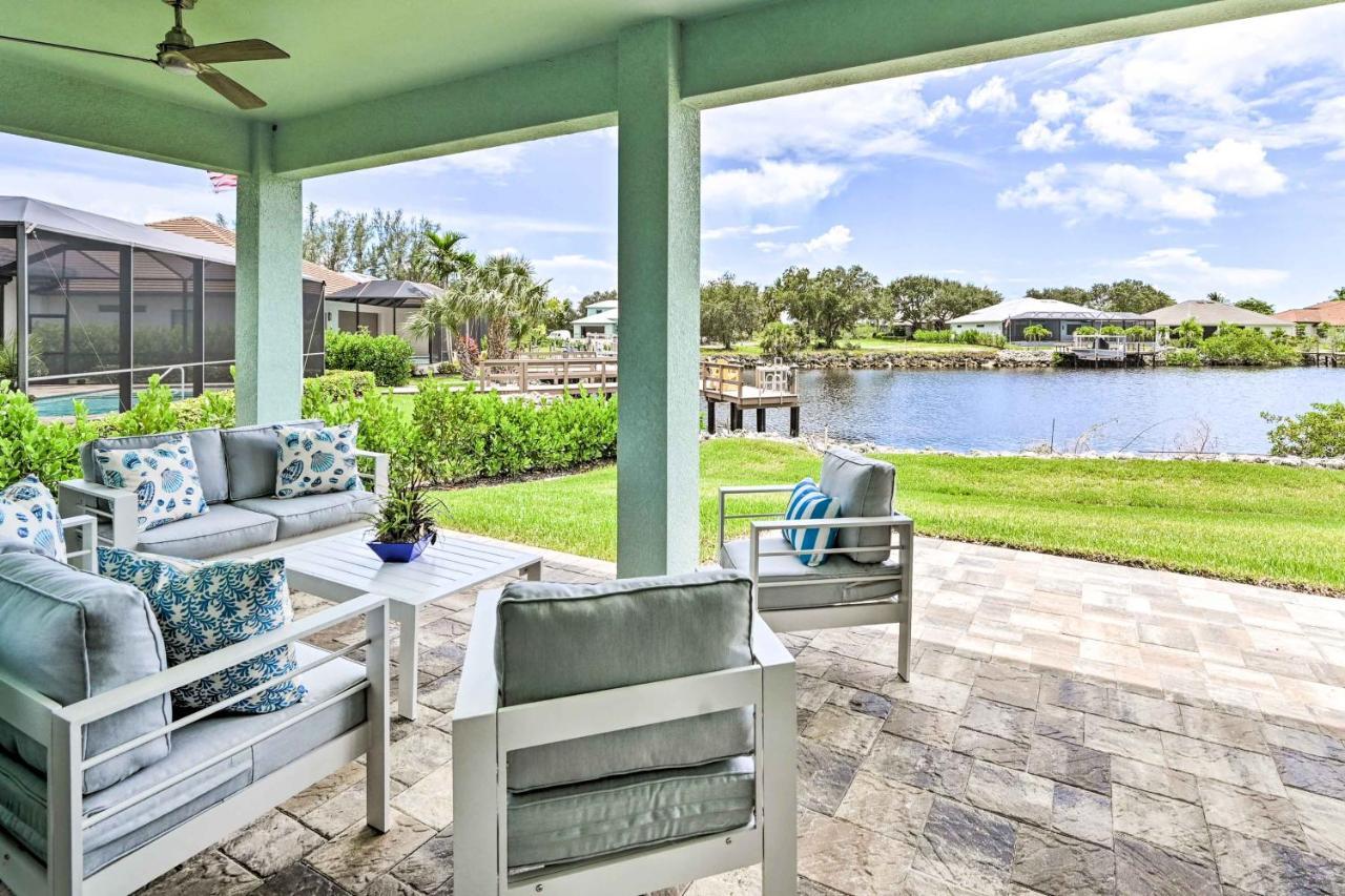 Luxurious Canal-front Retreat With Game Room! Naples