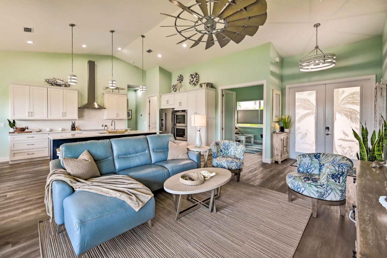 Luxurious Canal-front Retreat With Game Room! * Naples
