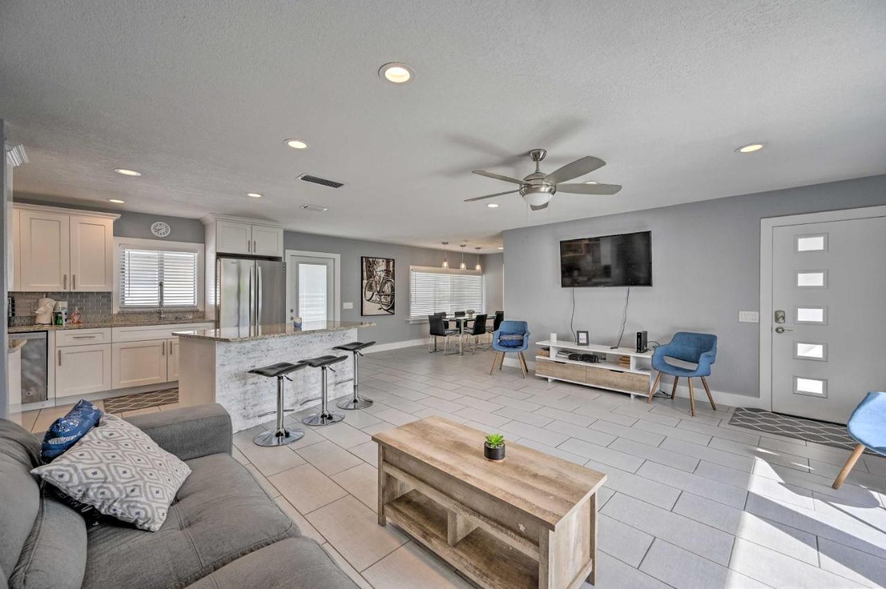 Holiday home Remodeled Getaway With Pool About 1 Mi To Beach!