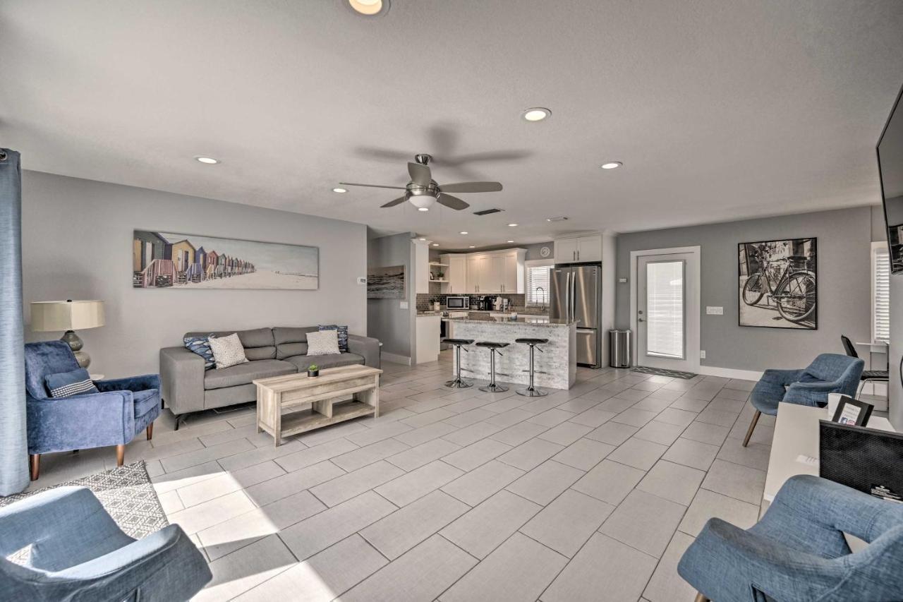 Holiday home Remodeled Getaway With Pool About 1 Mi To Beach!