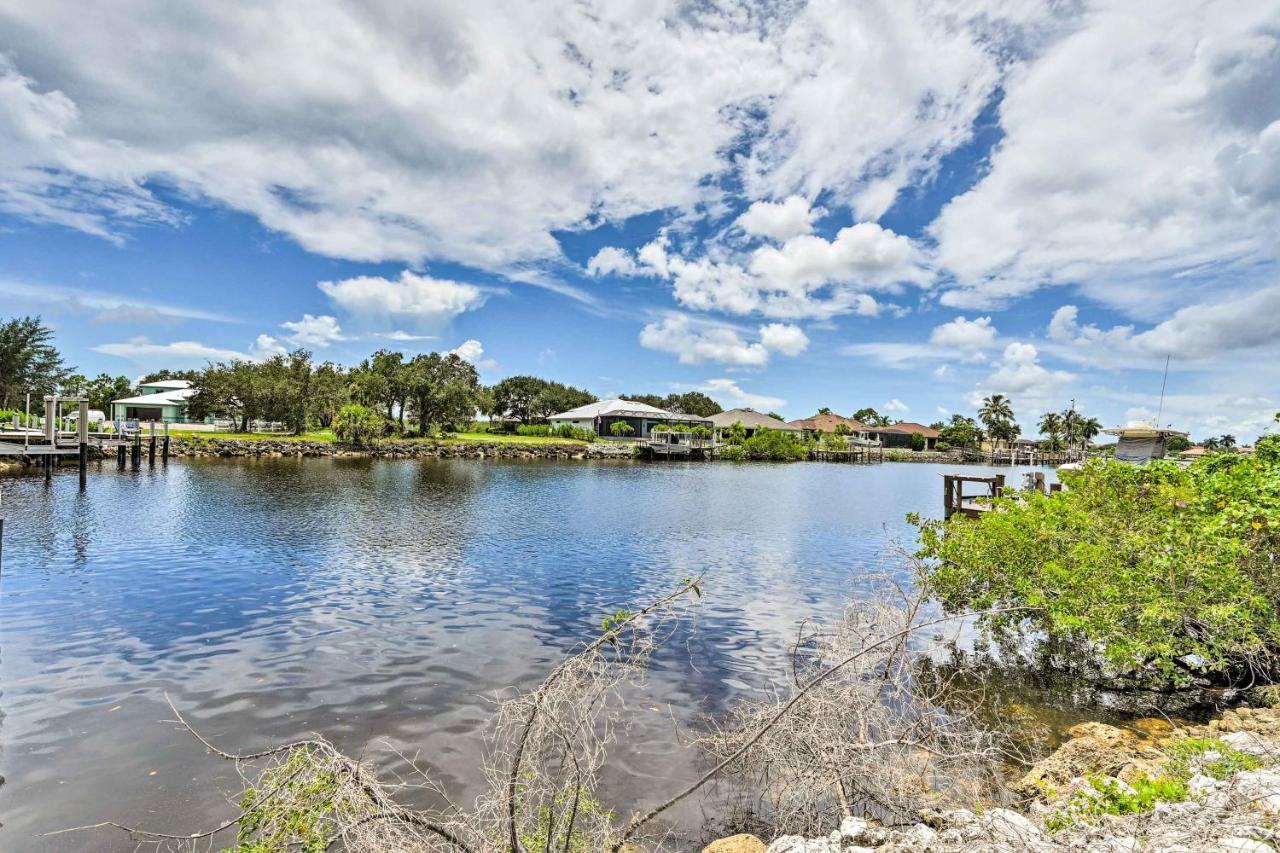 Holiday home Luxurious Canal-front Retreat With Game Room! *
