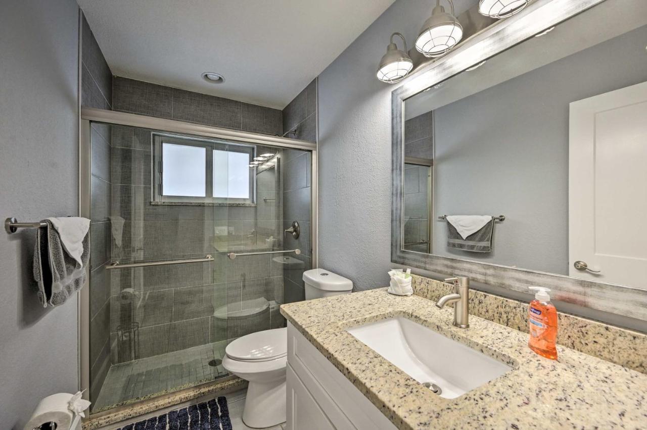 Remodeled Getaway With Pool About 1 Mi To Beach! Holiday home Naples
