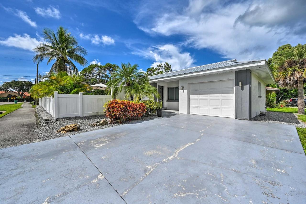 Holiday home Remodeled Getaway With Pool About 1 Mi To Beach! *