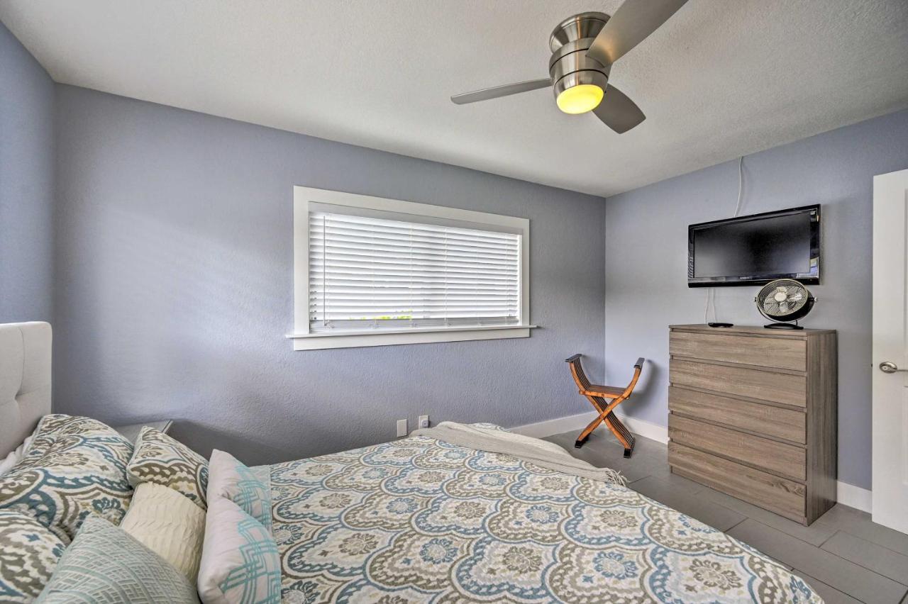 Holiday home Remodeled Getaway With Pool About 1 Mi To Beach! Naples