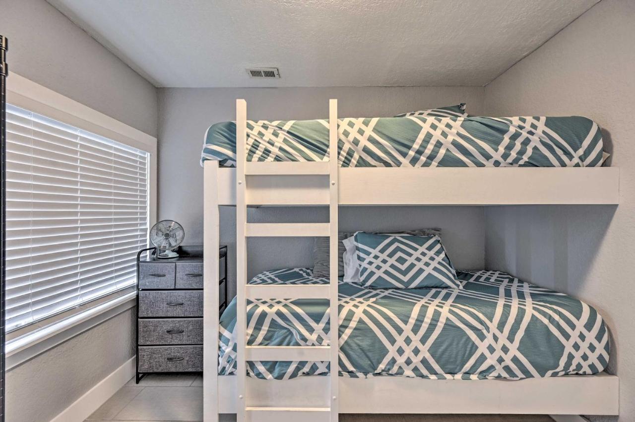 Remodeled Getaway With Pool About 1 Mi To Beach! Naples