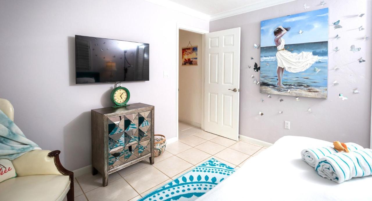 In The Heart Of Naples, With & Pool Homestay