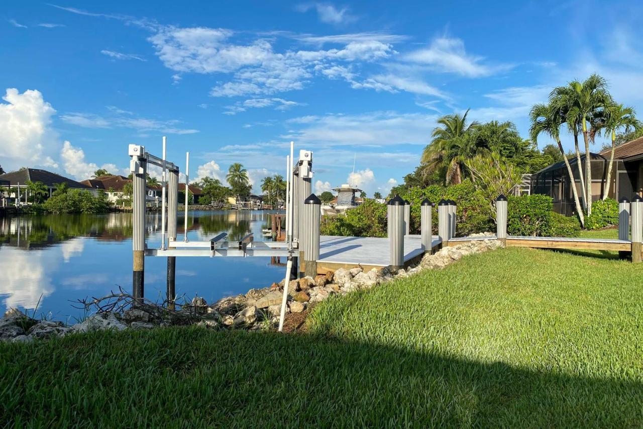 Luxurious Canal-front Retreat With Game Room!
