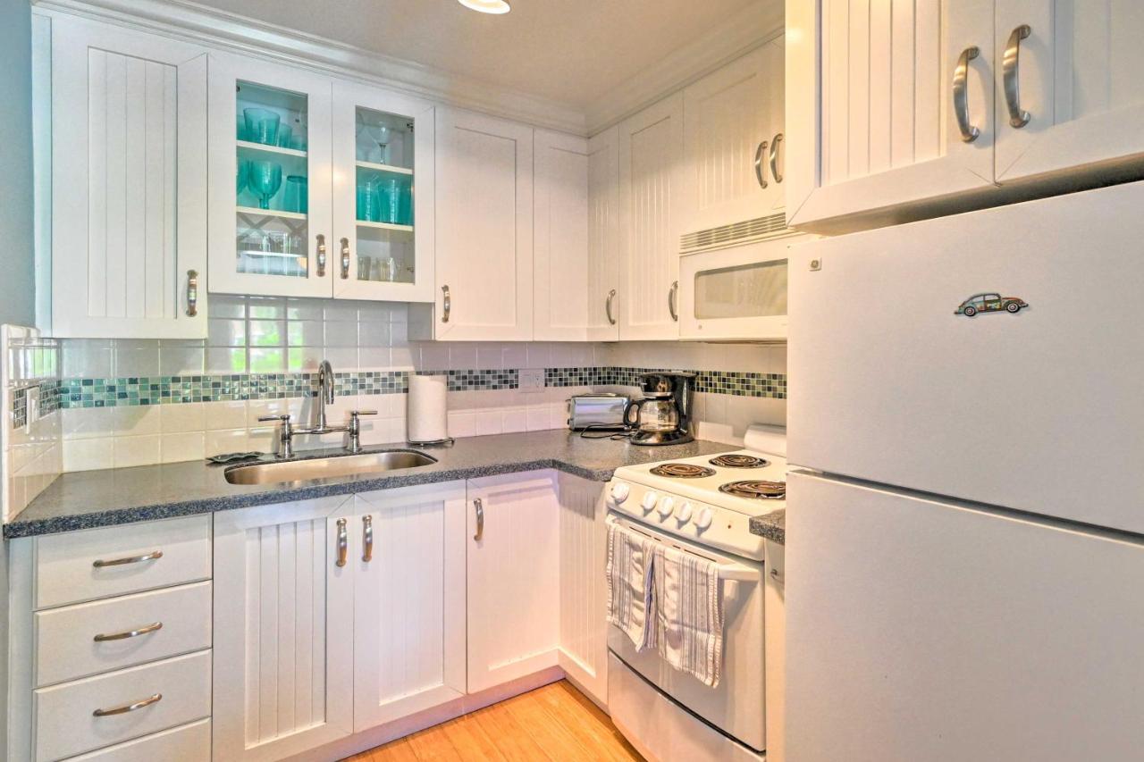 Apartment With Pool Access Walk To Shopping And Beach!