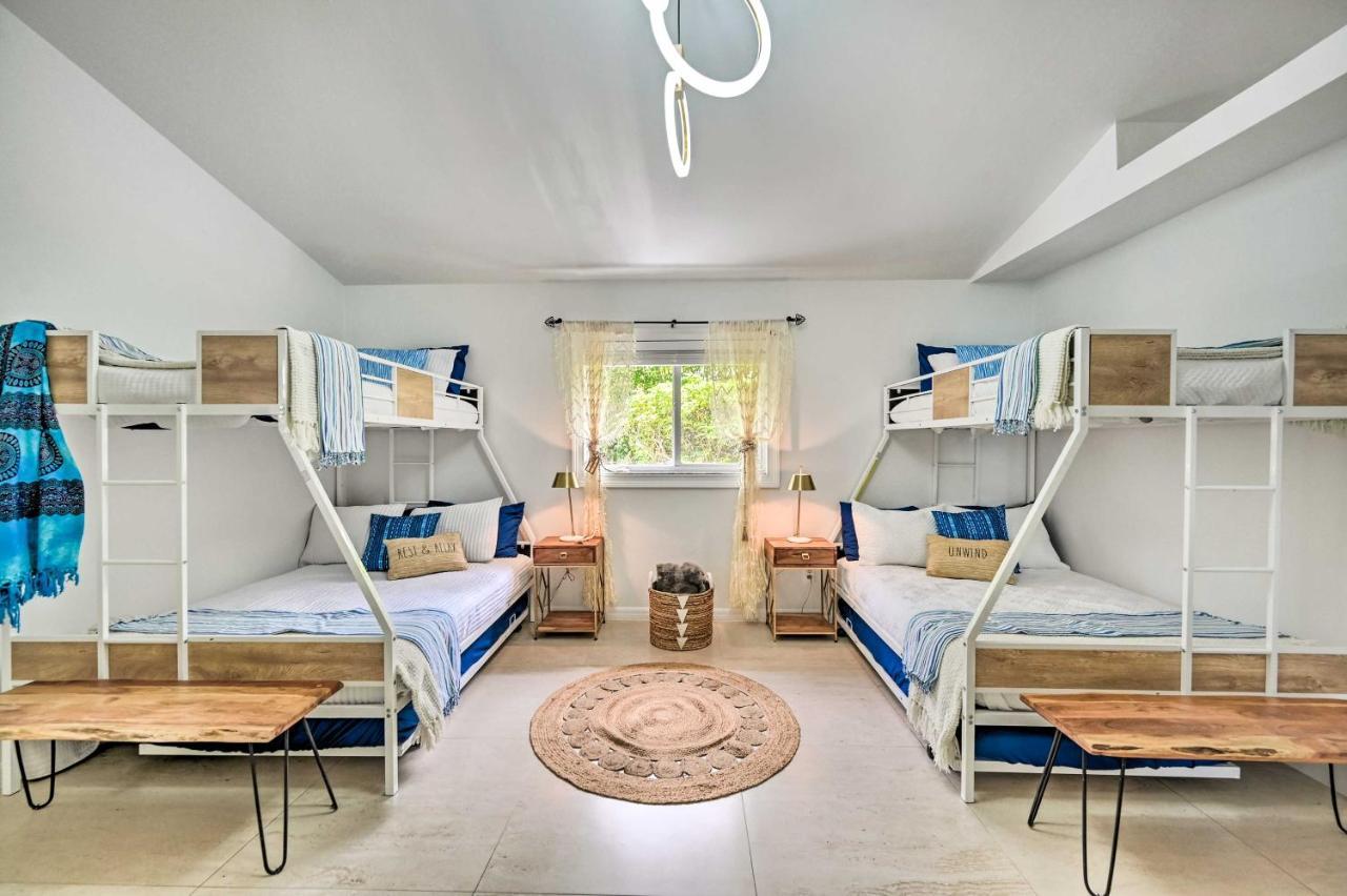 Modern Oasis With Saltwater Pool And Spa! Naples