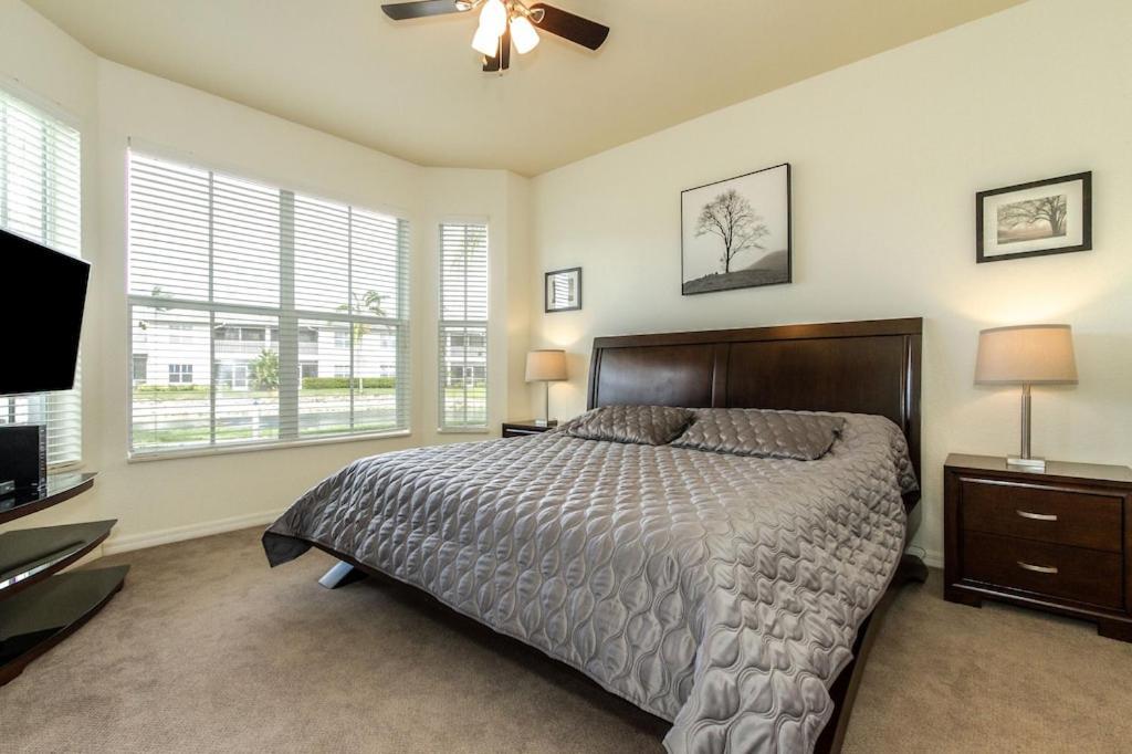 Free Golf! Stay, Play, Work From Luxury 2bdr Den 1st Floor In Lely Golf Apartment
