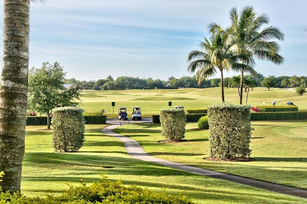 Free Golf! Stay, Play, Work From Luxury 2bdr Den 1st Floor In Lely Golf *