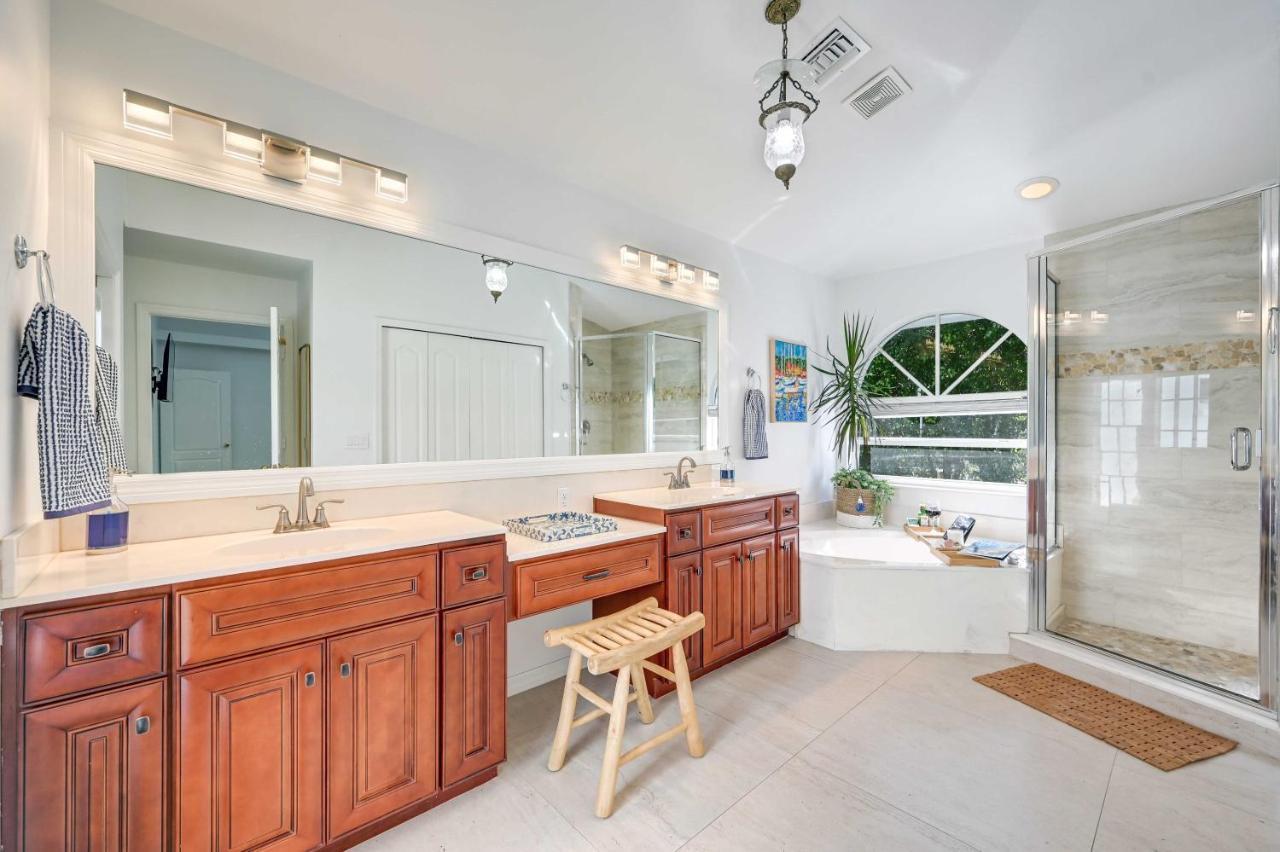 Holiday home Modern Oasis With Saltwater Pool And Spa! Naples