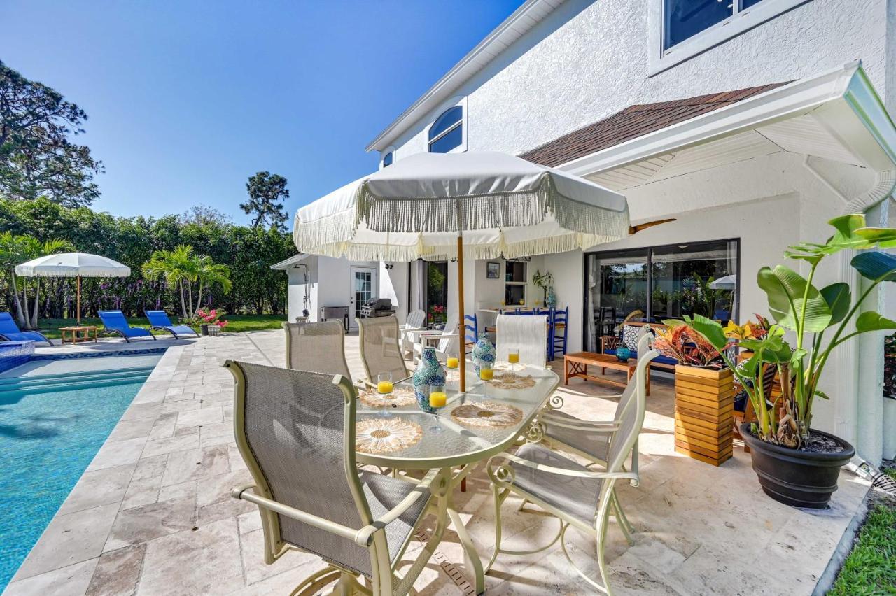 Modern Oasis With Saltwater Pool And Spa! Holiday home Naples