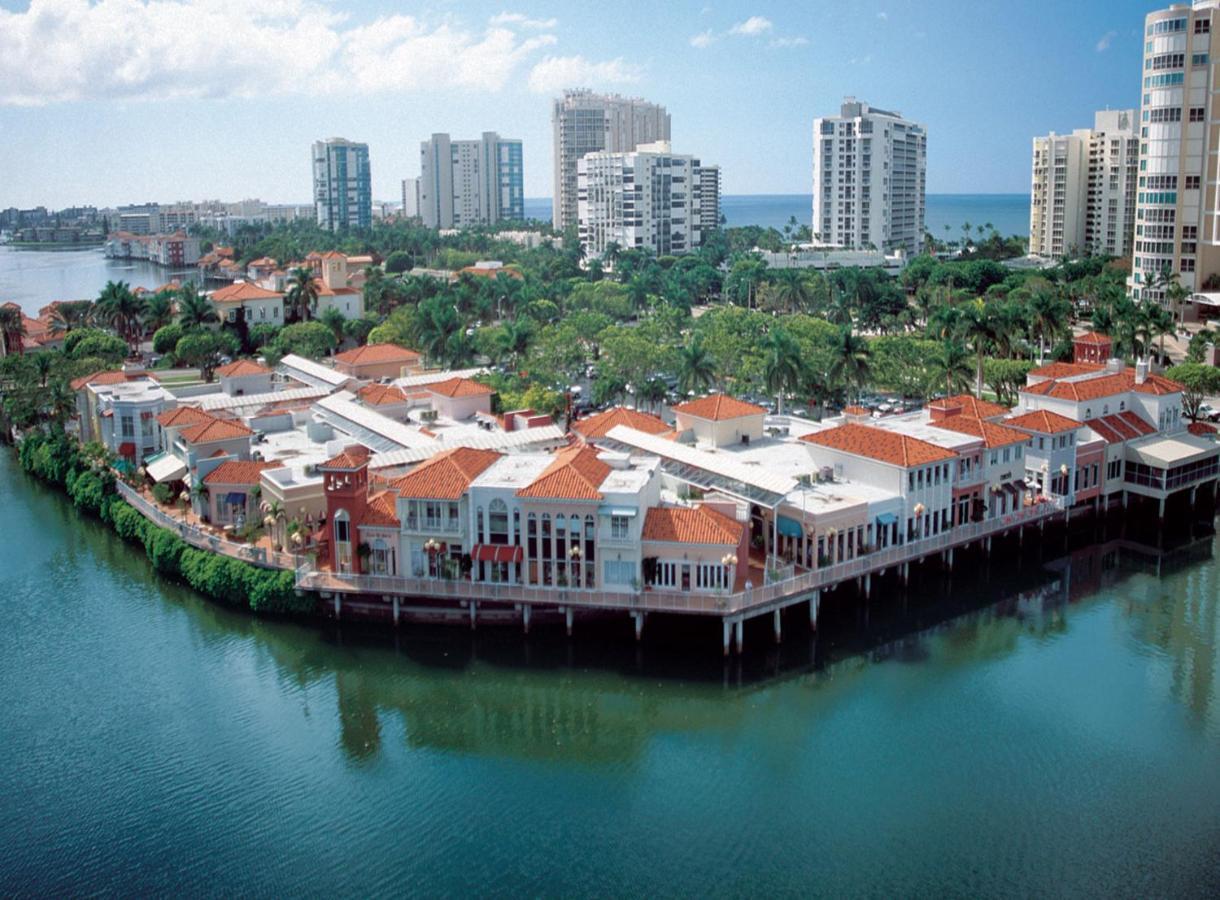 Piccadilly House: Updated Retreat With Private Pool Near Downtown & Beaches Holiday home *