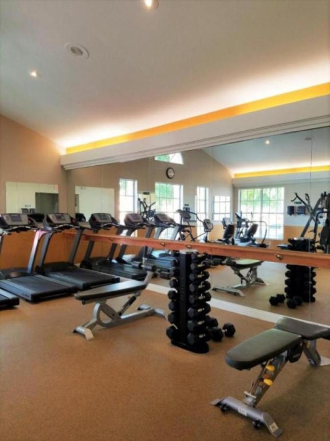 Holiday home Piccadilly House: Updated Retreat With Private Pool Near Downtown & Beaches *