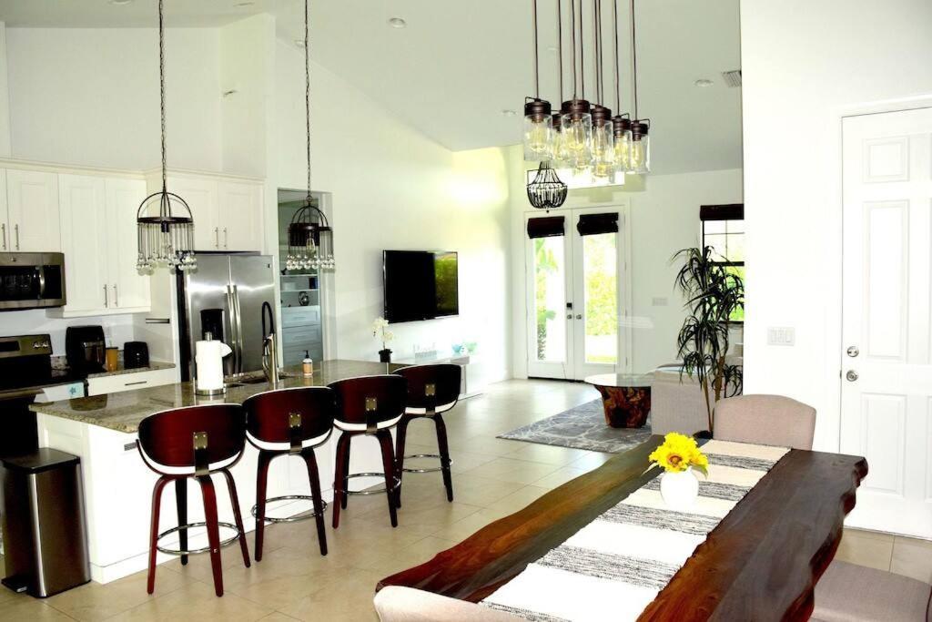 Beautiful And Relaxing Near The Beach! *