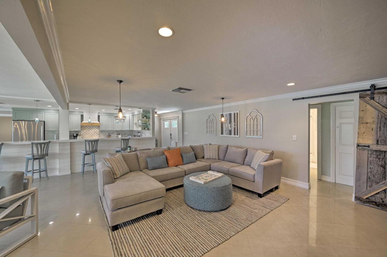 Family-friendly Palm River Estates House! Holiday home Naples