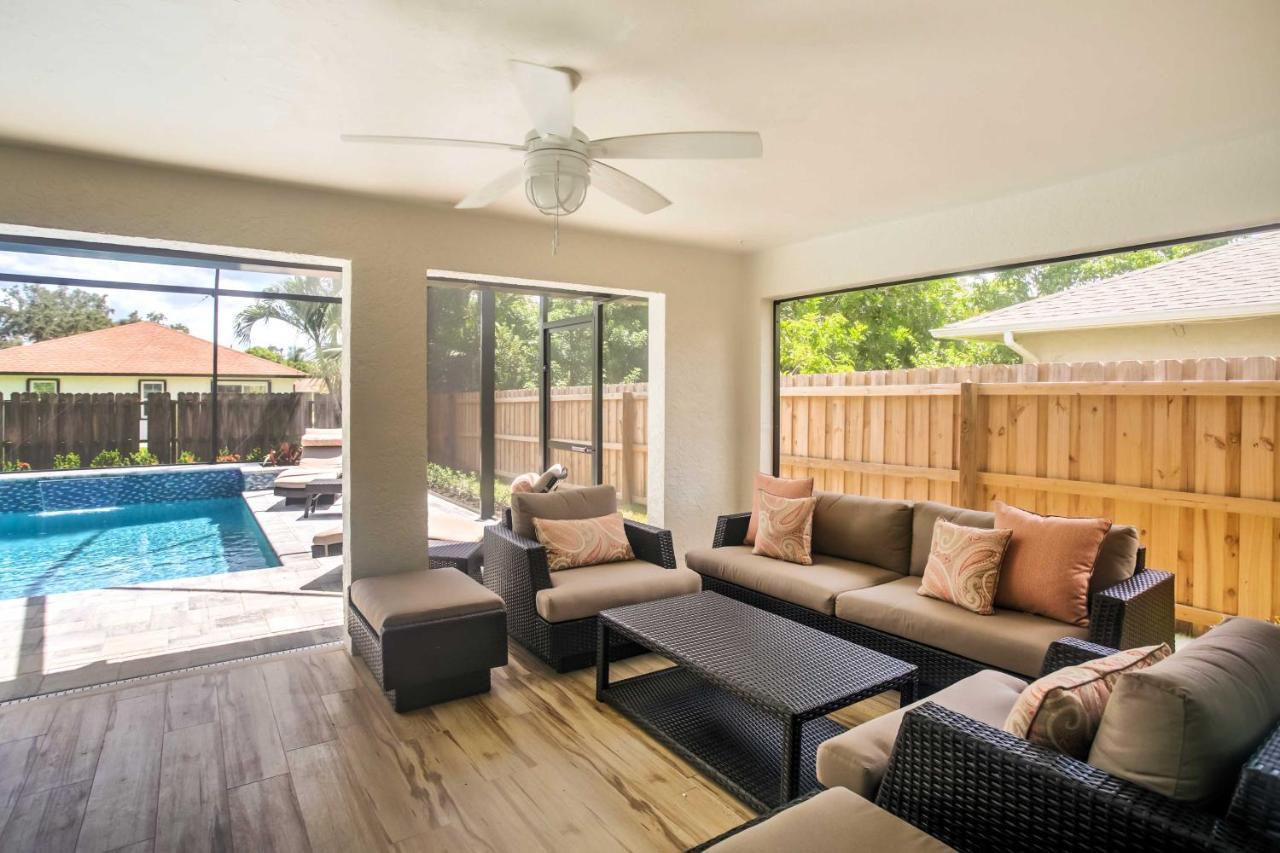 With Lanai And Pool Near Vanderbilt Beach! Holiday home Naples