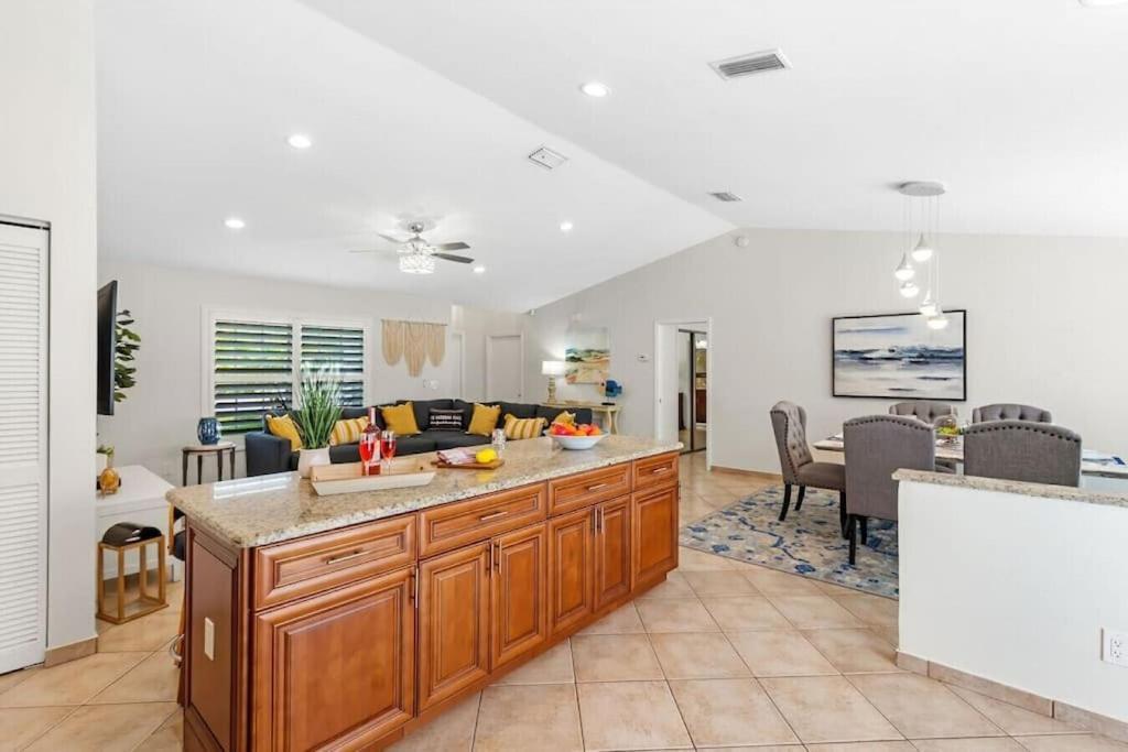 Holiday home Private Pool｜near Beach｜fenced Yard｜outdoor Living *