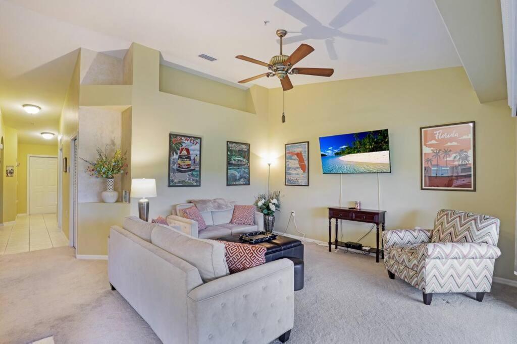Apartment Private Golf Club Condo, Membership Available! Naples