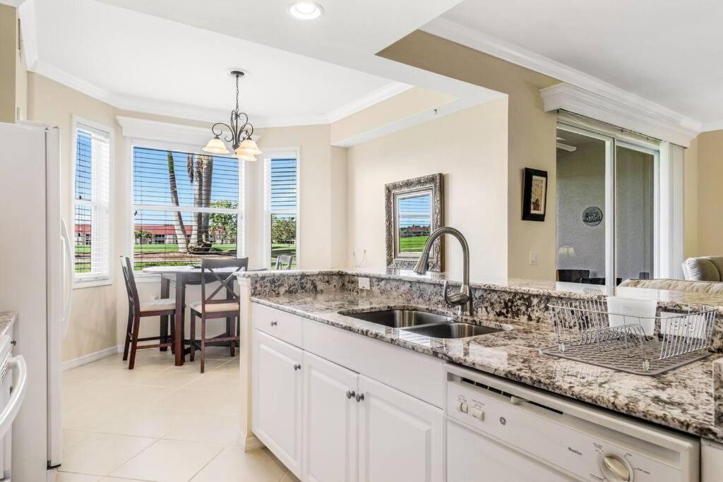 Apartment Private Golf Course Condo, Club Membership Available!