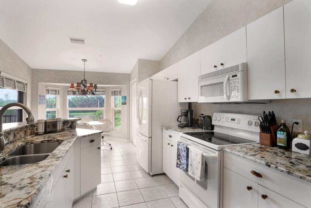 Private Golf Club Condo, Membership Available! Apartment